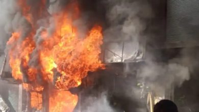 Photo of मेरठ में मोबिल ऑयल की दुकान में लगी भीषण आग, तीन की मौत