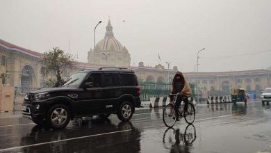 Photo of यूपी में धुंध के बीच में बारिश ने बढाई गलन, अगले दो दिन भी मौसम खराब रहने की आशंका