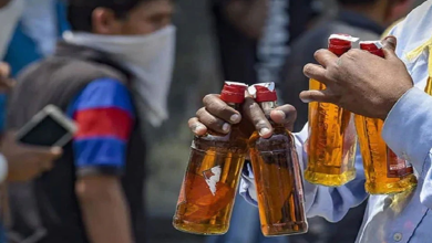 Photo of दिल्ली में नई आबकारी नीति के तहत फ्रूट जूस की तरह ट्रेटा पैक में मिलेगी शराब