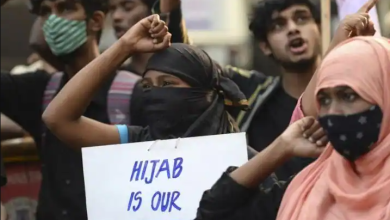 Photo of देशभर में हिजाब पर हंगामा, मुस्लिम महिलाओं ने समर्थन में किया प्रदर्शन