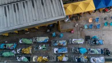 Photo of हांगकांग में ओमिक्रॉन के मामलों ने बढ़ाई चिंता, हॉस्पिटल हुए फुल, सड़कों पर हो रहा है लोगों का इलाज…