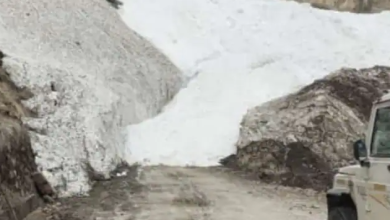 Photo of उत्तराखंड: भारत-चीन सीमा पर ग्लेशियर से हिमखंड के सड़क पर गिरने से यातायात ठप