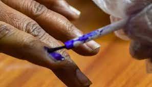 Photo of UP विधान परिषद की 27 सीटों के लिए वोटिंग  की प्रक्रिया जारी, CM योगी ने किया मतदान…..