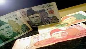 Photo of पाकिस्तानी रुपये का है बुरा हाल, डॉलर के मुकाबले हुई रिकॉर्ड गिरावट
