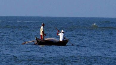 Photo of श्रीलंका की नौसेना ने मछली पकड़ने के आरोप में रामेश्वरम के 12 मछुआरों को किया गिरफ्तार