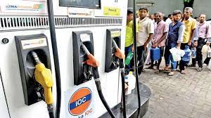 Photo of सरकारी तेल कंपनी के फैसले से आम लोगों की बढ़ी परेशानी, 84 रुपये महंगा हुआ पेट्रोल