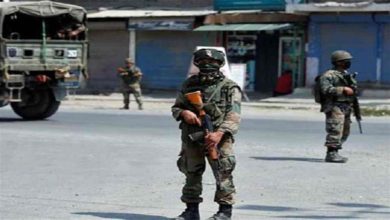 Photo of कश्मीर के कुलगाम में आतंकियों ने अध्यापिका की गोली मार कर की हत्या, सर्च ऑपरेशन जारी