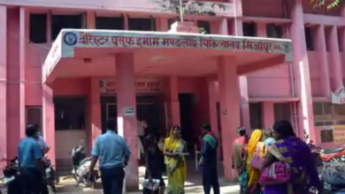 Photo of मिर्जापुर के मंडलीय अस्पताल में सफाईकर्मी ने गर्भवती महिला का किया रेप, मचा हड़कंप