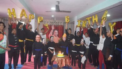 Photo of अनोखे अंदाज में कुंग फू के बच्चों ने माना योगी का जन्मदिन