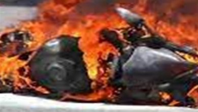 Photo of ससुराल पहुंचे नशेड़ी दामाद ने साले की मोटरसाइकिल में लगाई आग ￼