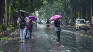 Photo of आज उत्‍तर प्रदेश के कई शहरों में तेज आंधी तूफान के साथ भारी बार‍िश का अलर्ट जारी क‍िया 