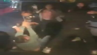 Photo of युवतियों के दो गुटों के बीच हुई मारपीट का वीडियो इंटरनेट पर प्रसारित, जिस मामले में चार युवतियां हुए गिरफ्तार..