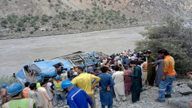 Photo of पाकिस्तान के लासबेला जिले में एक बस के खड्ड में गिर जाने से कम से कम 39 लोगों की हुई मौत