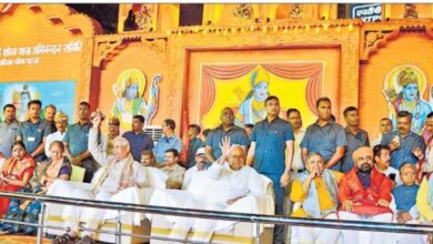 Photo of राज्यपाल राजेन्द्र विश्वनाथ आर्लेकर और CM नीतीश ने रामनवमी पर शोभायात्रा की आरती उतारी