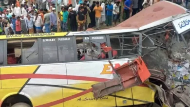 Photo of ढाका जा रही तेज रफ्तार बस के खाई में गिरने से हुई कम से कम 17 लोगों की मौत…