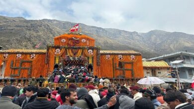 Photo of Badrinath Dham के कपाट खुलने के अवसर पर करीब 10 हजार से अधिक श्रद्धालु दर्शन करने पहुंचे