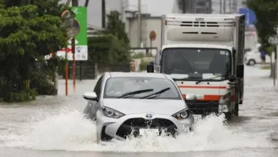 Photo of जापान के दक्षिण-पश्चिमी द्वीप क्यूशू में मूसलाधार बारिश के कारण बाढ़ और भूस्खलन हुआ