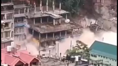 Photo of हिमाचल के कुल्लू में भूस्खलन से आठ इमारतें गिरीं
