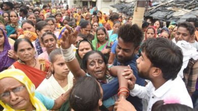 Photo of लखनऊ: शासन की लापरवाही, अफसर बैठक करते रहे खुले नाले में समा गई जिंदगी