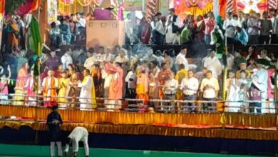 Photo of कानपुर: देवयानी सरोवर में 5100 दीपों से जगमगाया घाट