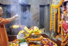 Photo of सीएम योगी ने मां पाटेश्वरी में उतारी आरती