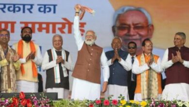 Photo of पीएम ने फिर लहराया गमछा, सांस्कृतिक जुड़ाव ने बढ़ाई भीड़ की ऊर्जा