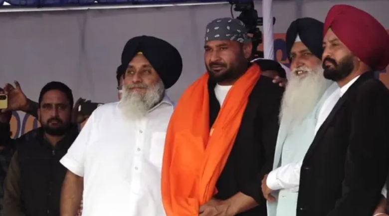 Photo of सेलेब्स की नो एंट्री, मोबाइल बैन; बिल्कुल प्राइवेट होगी रश्मिका मंदाना और विजय की शादी