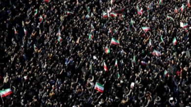 Photo of खामेनेई की मौत के बाद ईरान में भारी उथल-पुथल, सड़कों पर उतरे जश्न और मातम में डूबे लोग