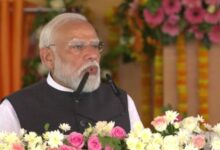 Photo of  पीएम मोदी ने प्रोटोकॉल से भी 40 मिनट ज्यादा समय बाबा विश्वनाथ और भक्तों के साथ बिताया