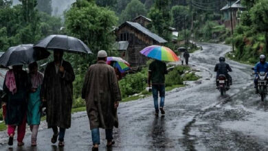Photo of Weather Update : भीषण आंधी-तूफान का अलर्ट, 15 राज्यों में बारिश, दिल्ली का मौसम कब बदलेगा