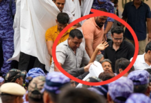 Photo of 20 दिन की भूख हड़ताल के बाद सोनम वांगचुक को जंतर-मंतर से हटाया गया, स्वास्थ्य बिगड़ने पर पुलिस ने अस्पताल पहुंचाया
