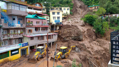 Photo of हिमाचल में बारिश बनी आफत, चंबा में भूस्खलन से मची तबाही; 15 से ज्यादा वाहन मलबे में दबे
