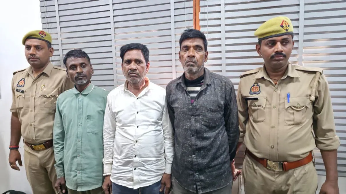 Photo of Kanpur Theft : कानपुर में तांबा चोरी का खुलासा, तीन आरोपी गिरफ्तार, हथियार बरामद